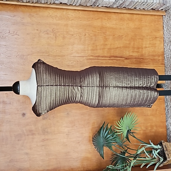 Cache Metallic classy bodycon dress - Picture 5 of 7